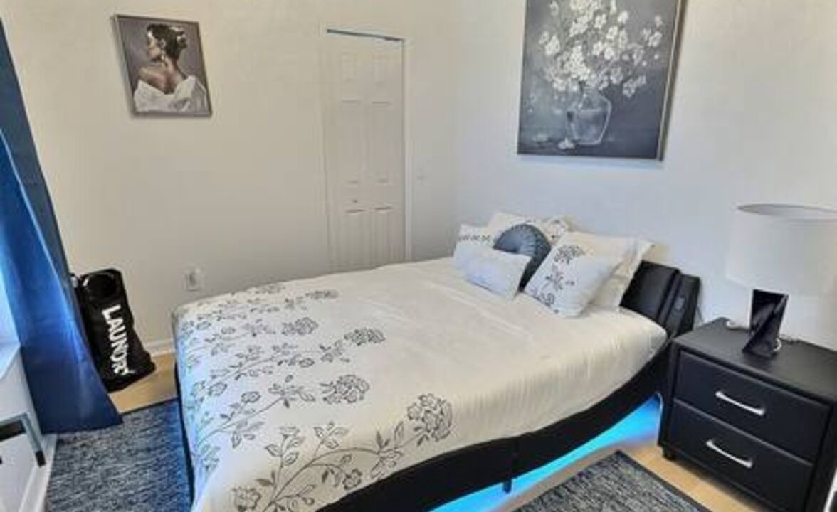 Photo of Bedroom in Crescent Lakes