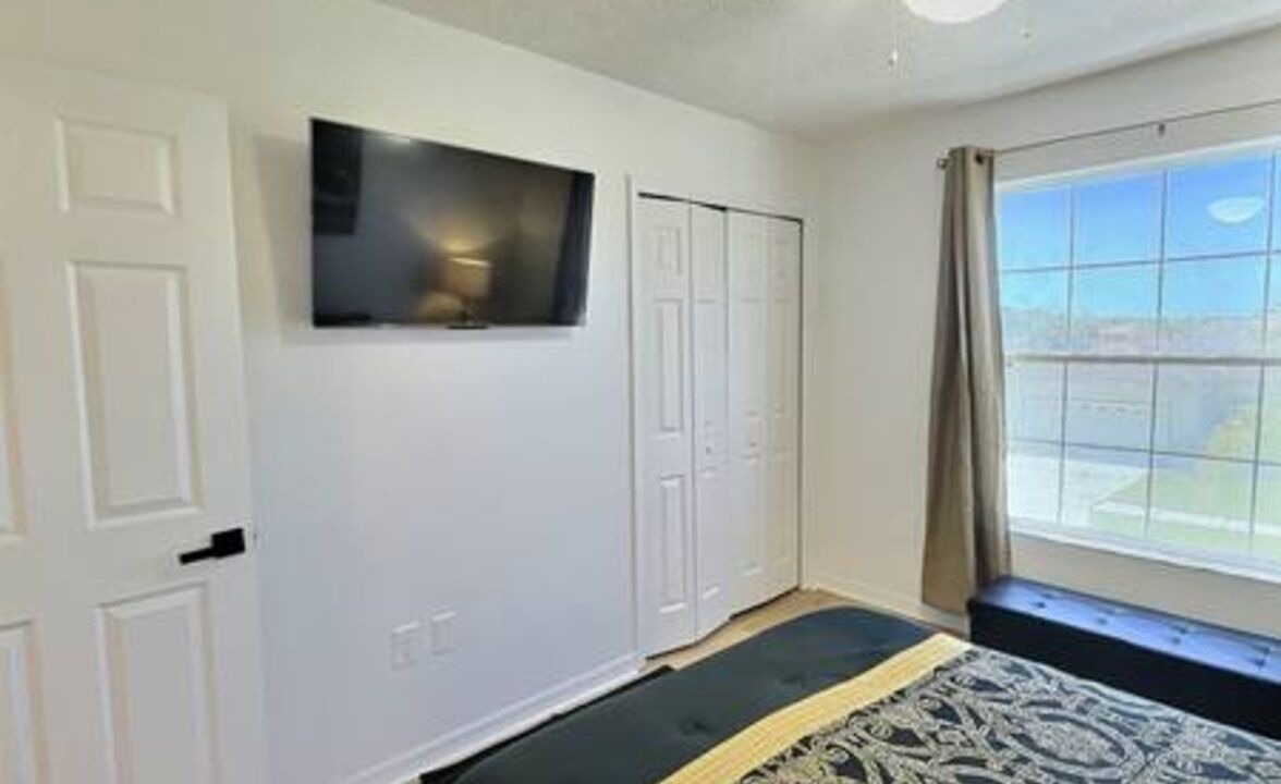 Photo of Bedroom in Crescent Lakes