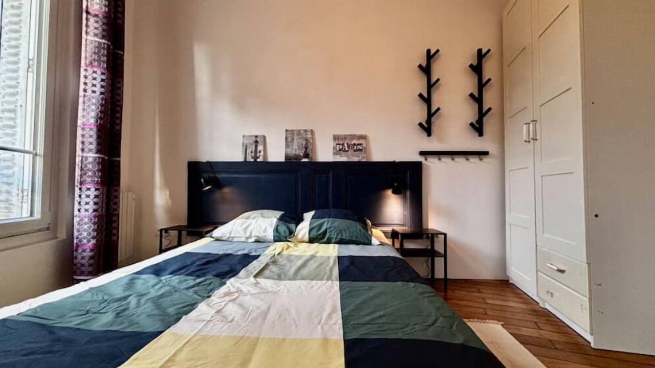 Photo of Bedroom in Suresnes
