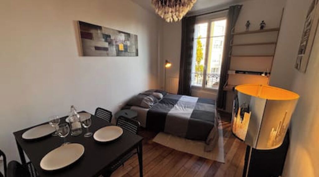 Photo of Bedroom in Suresnes
