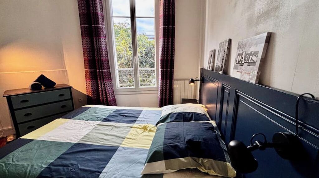 Photo of Bedroom in Suresnes