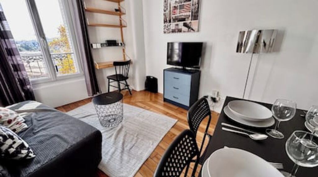 Photo of Livingroom in Suresnes