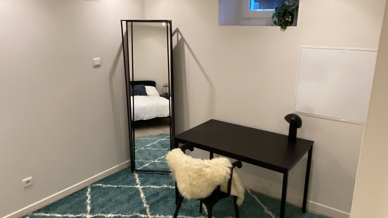 Photo of Bedroom in Courbevoie