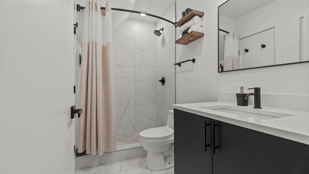Photo of Bathroom in Old City