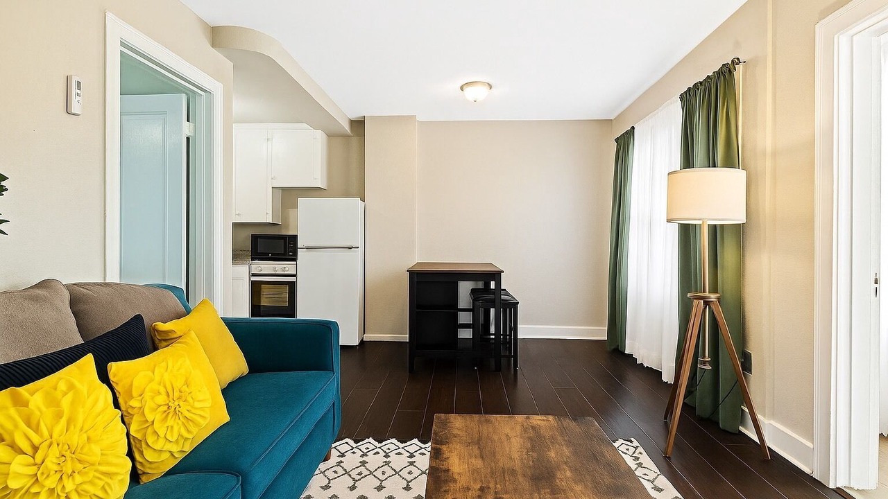 Photo of Livingroom in Historic Uptown