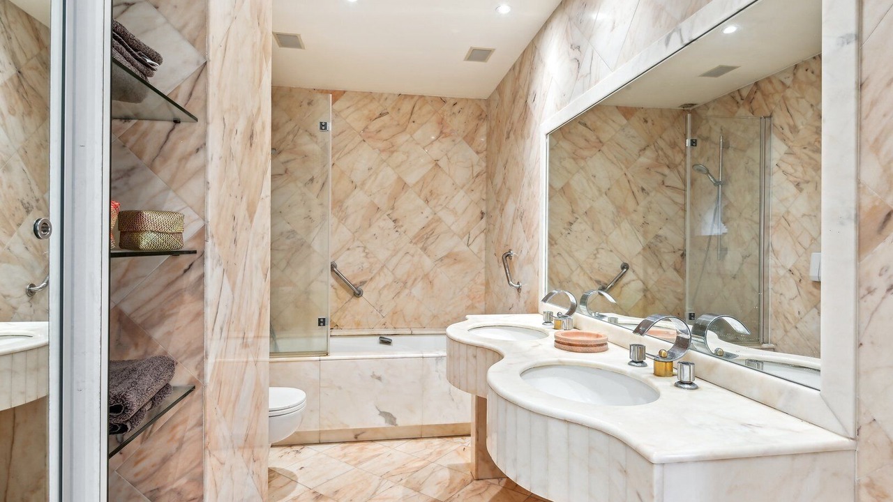 Photo of Bathroom in Rueil-Malmaison
