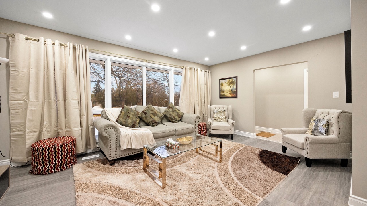 Photo of Livingroom in Burlington