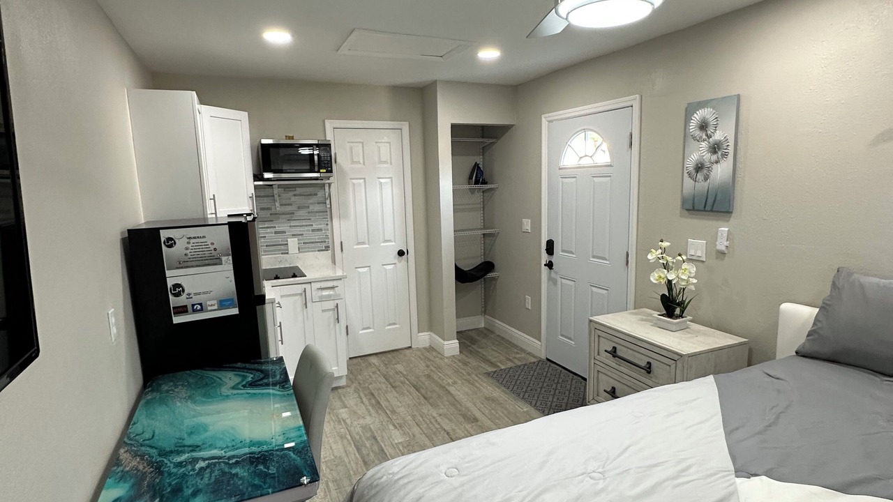 Photo of Bedroom in Town N County Park