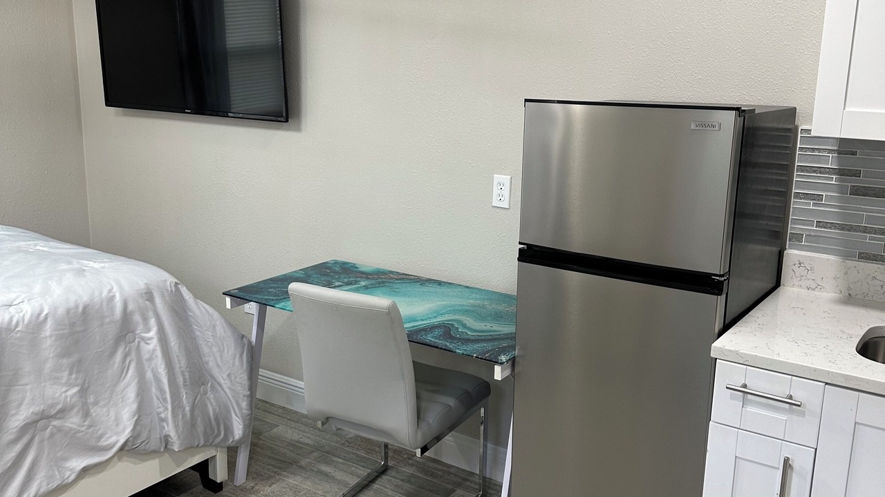 Photo of Bedroom in Town N County Park