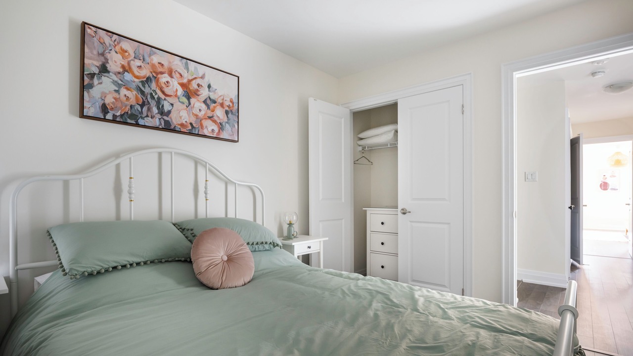 Photo of Bedroom in Shelburne