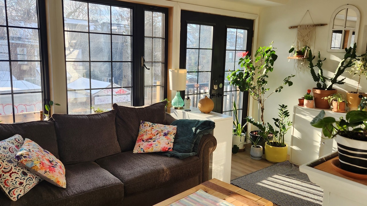 Photo of Livingroom in Leslieville