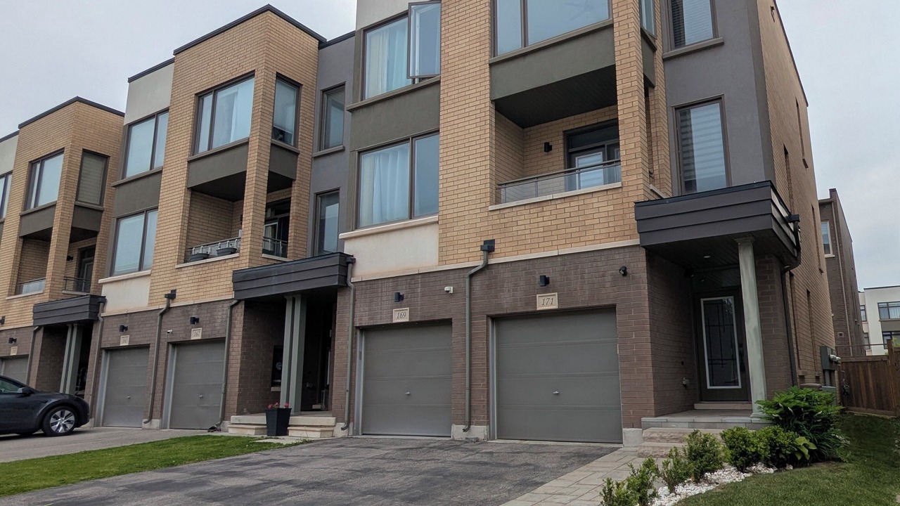 Photo of Outdoor in Oakville