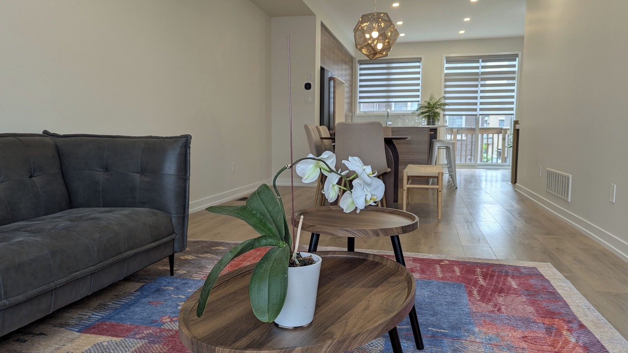 Photo of Livingroom in Oakville