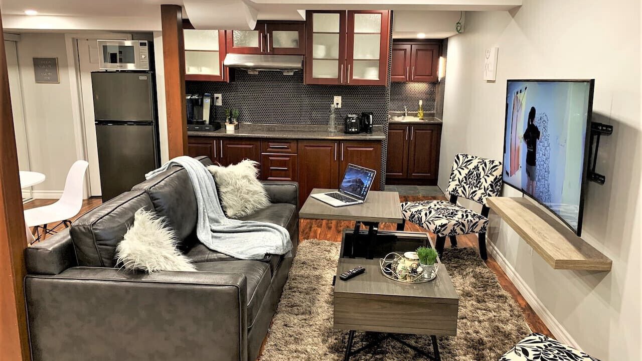 Photo of Livingroom in Hurontario