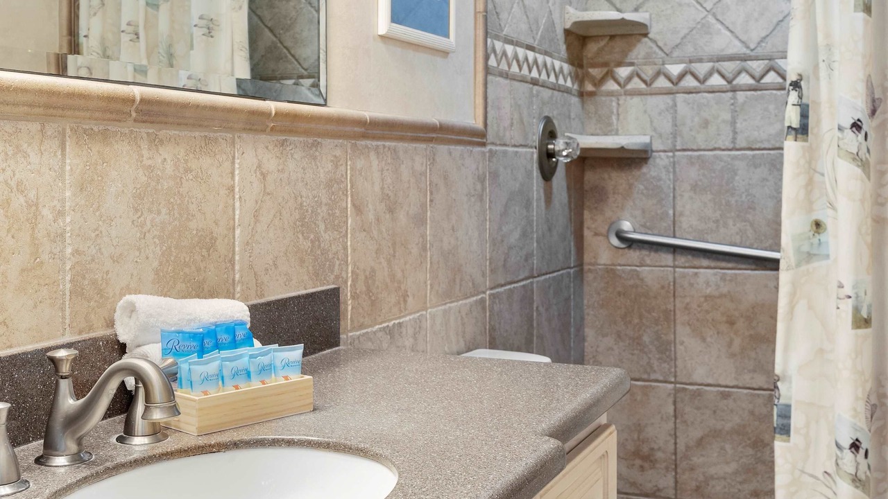 Photo of Bathroom in Avon By The Sea