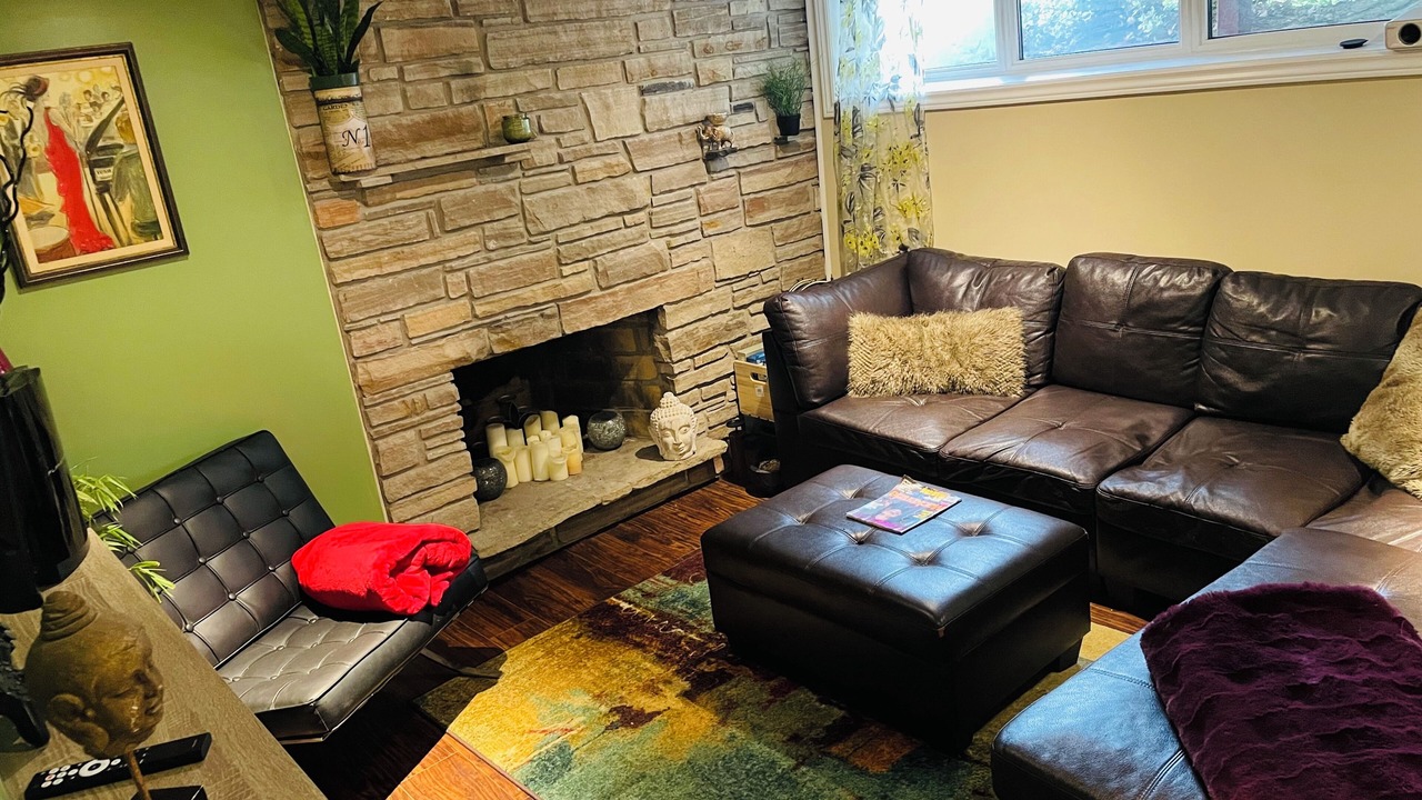 Photo of Livingroom in Oakville