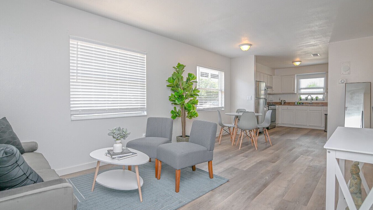 Photo of Livingroom in North Hyde Park