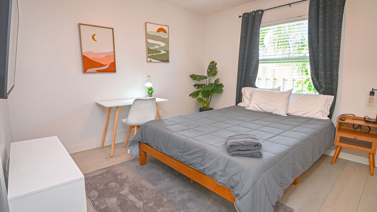 Photo of Bedroom in North Hyde Park