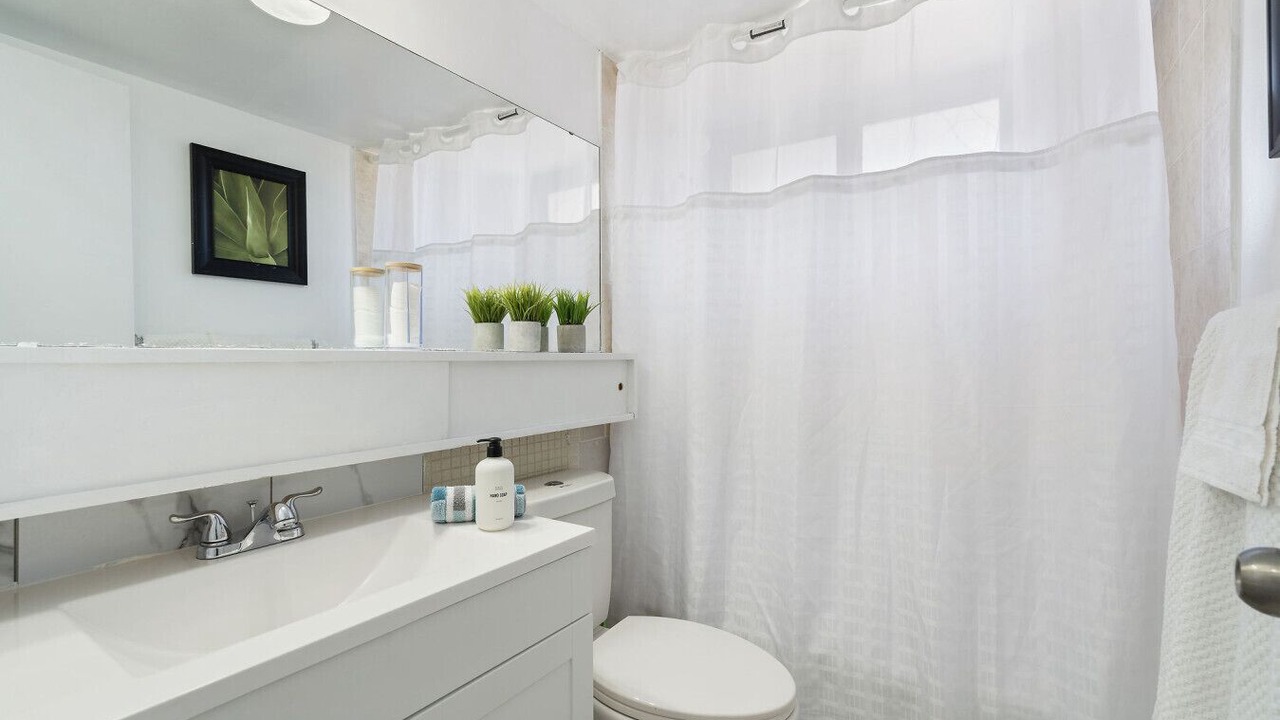 Photo of Bathroom in Applewood