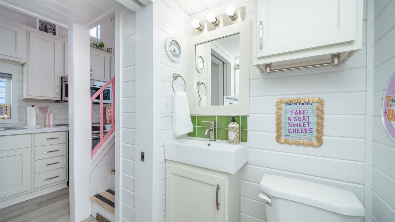Photo of Bathroom in Parker Strip