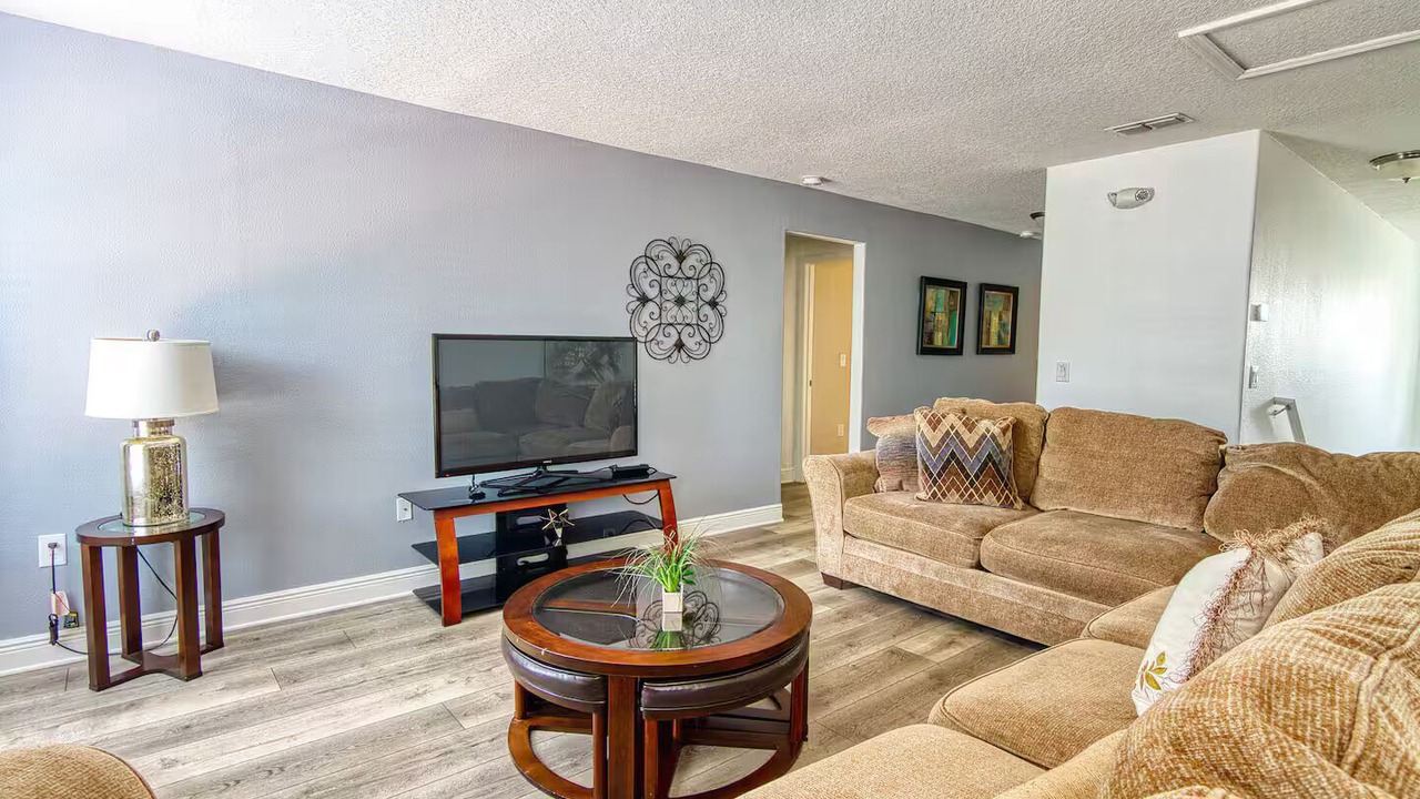 Photo of Livingroom in Sunridge Woods