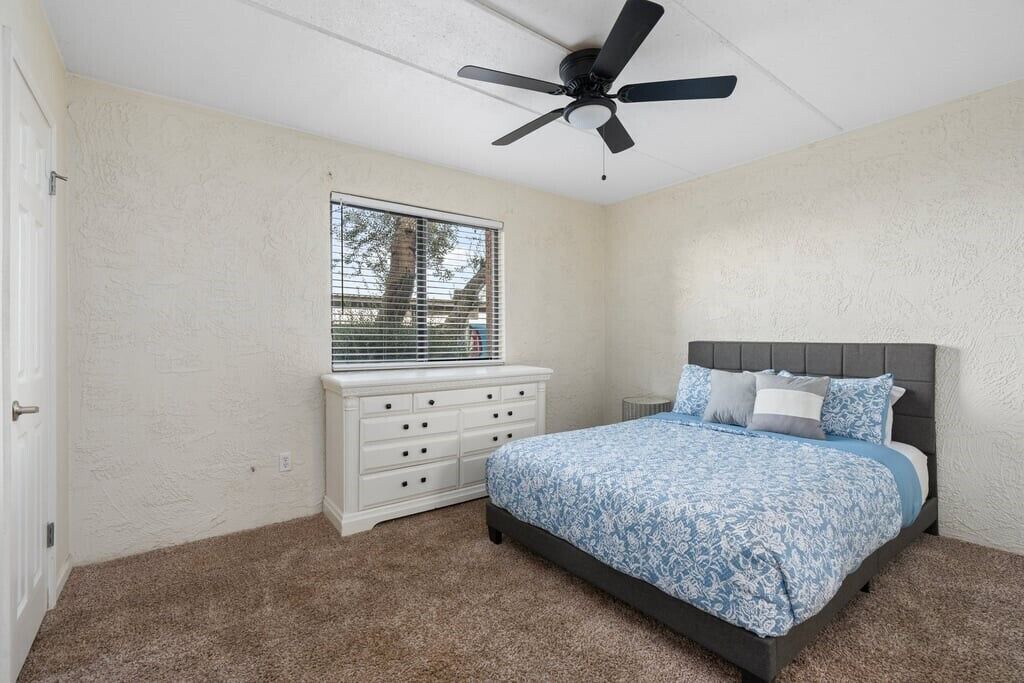 Photo of Bedroom in Papago Parkway