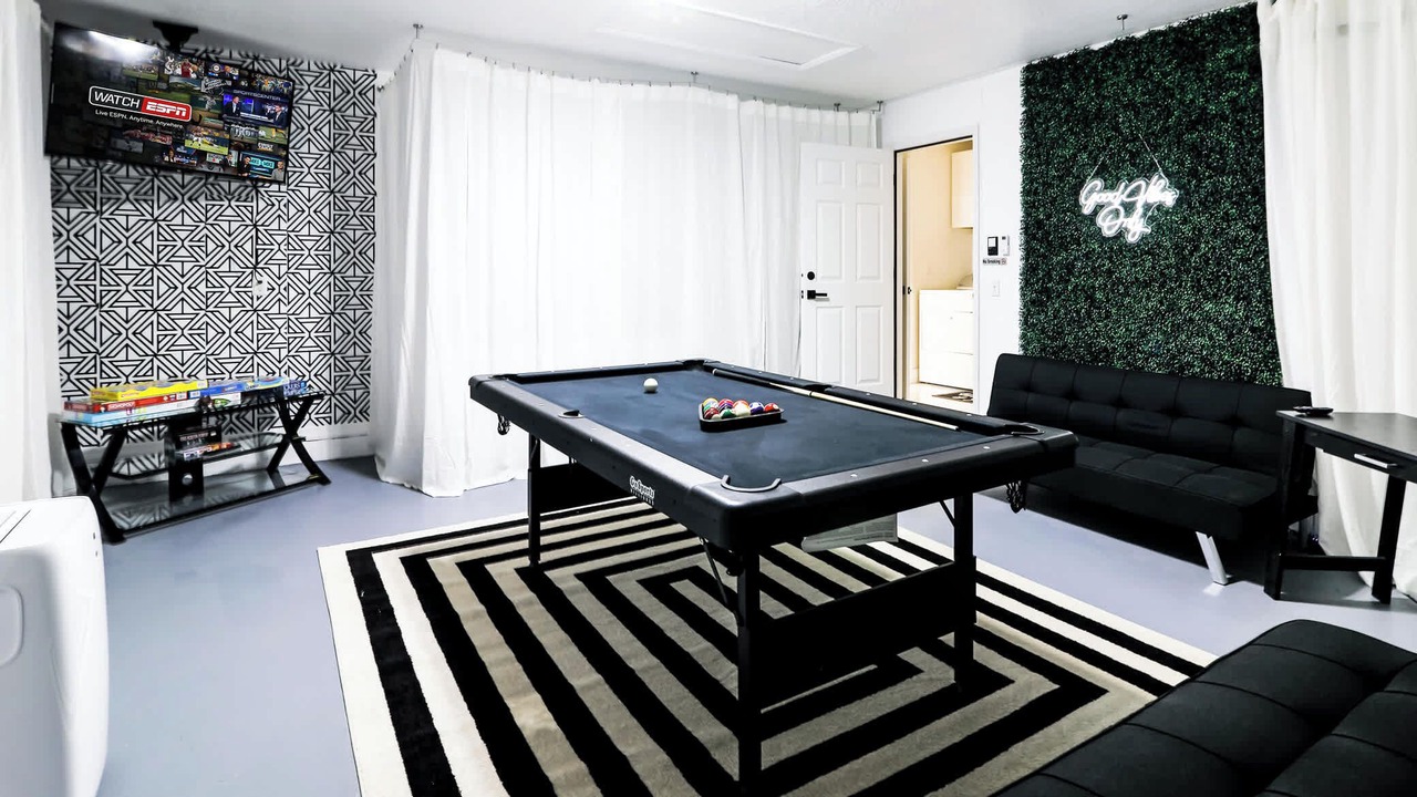 Photo of Bedroom in Lake Davenport Estates