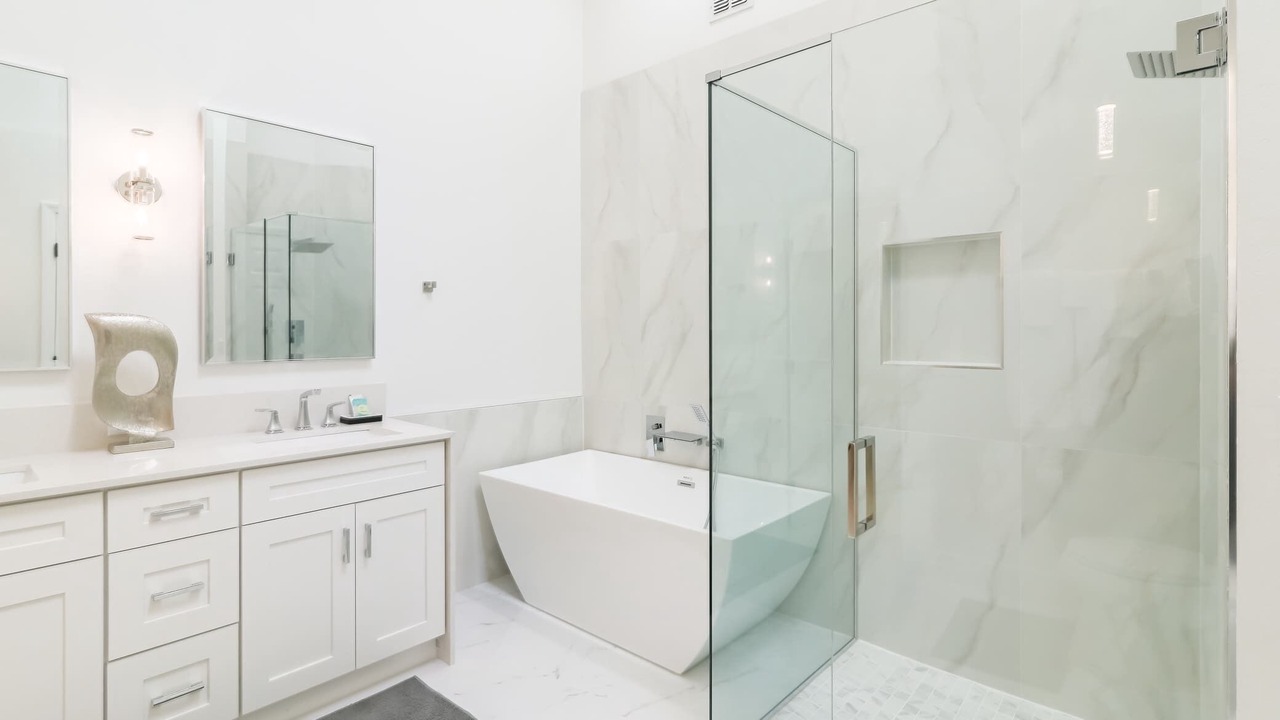 Photo of Bathroom in Lake Davenport Estates