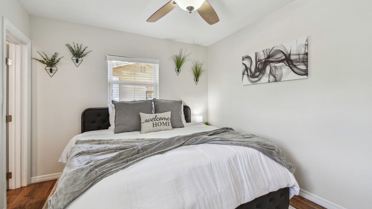 Photo of Bedroom in Bay Crest Park