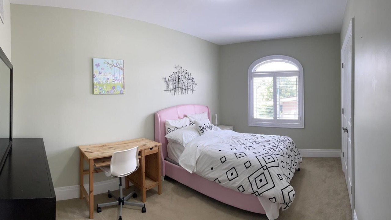 Photo of Bedroom in Richmond Hill