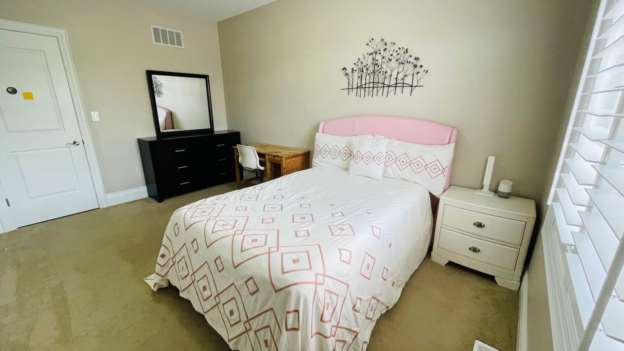 Photo of Bedroom in Richmond Hill