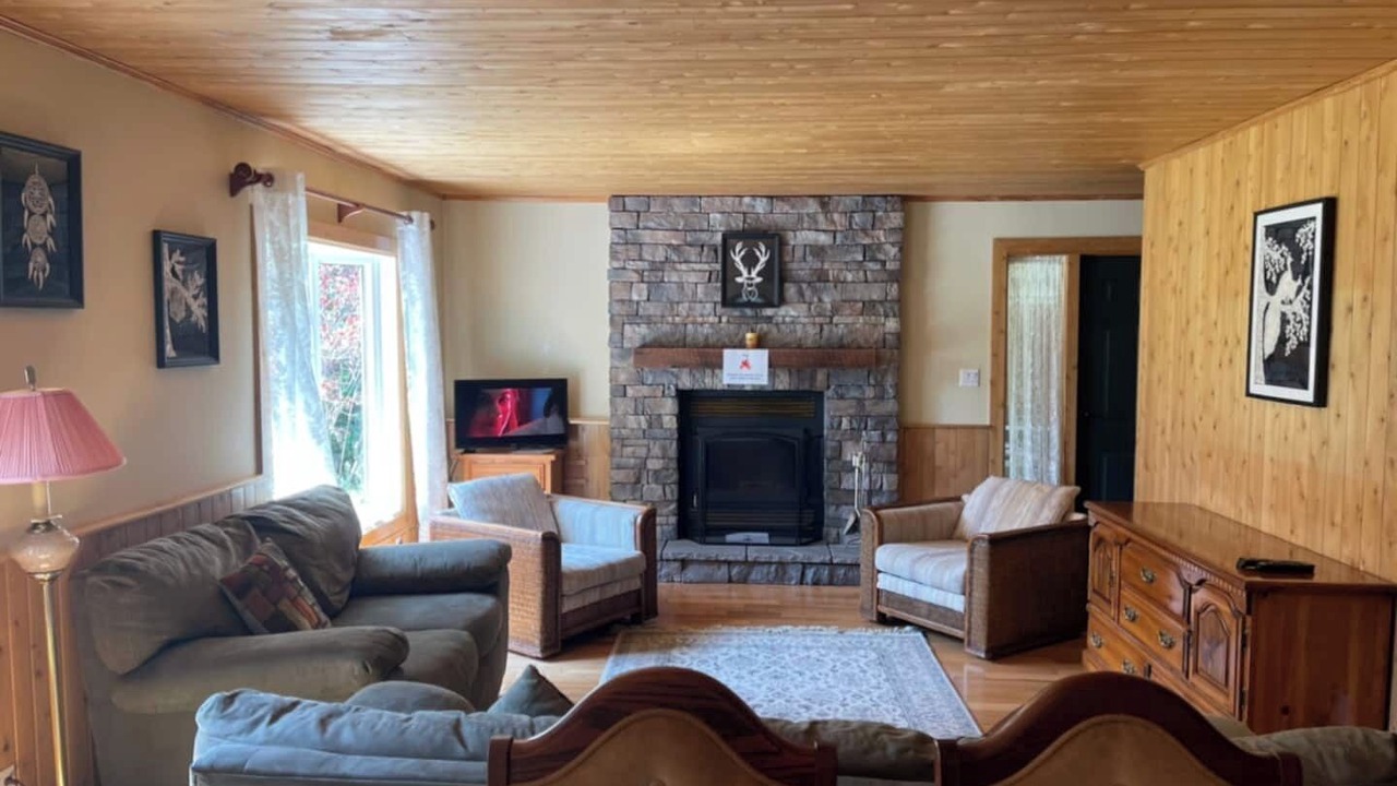 Photo of Livingroom in Northern Bruce Peninsula