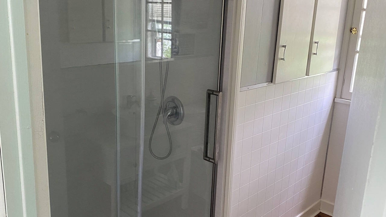 Photo of Bathroom in Waupoos