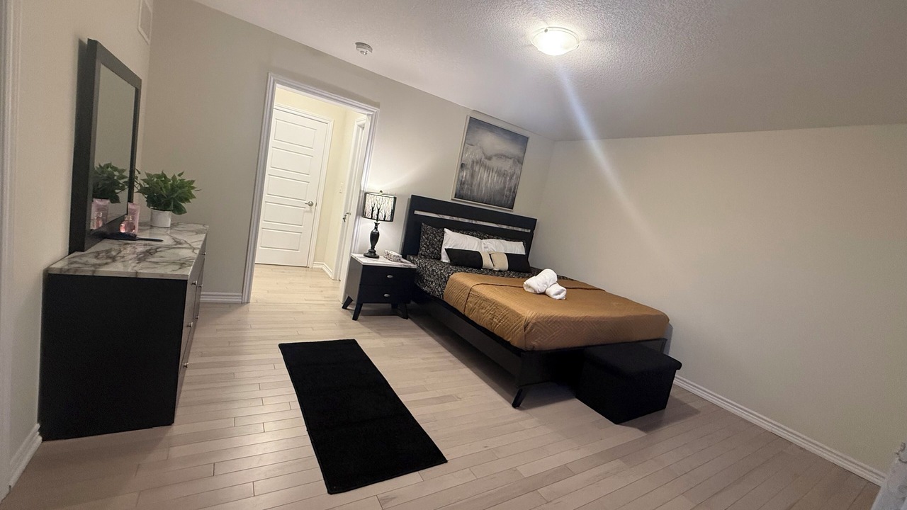 Photo of Bedroom in Thorold