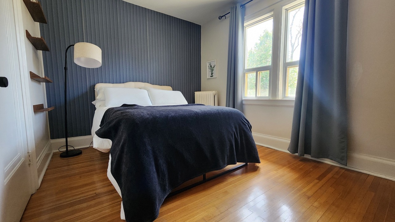 Photo of Bedroom in Lawrence Park