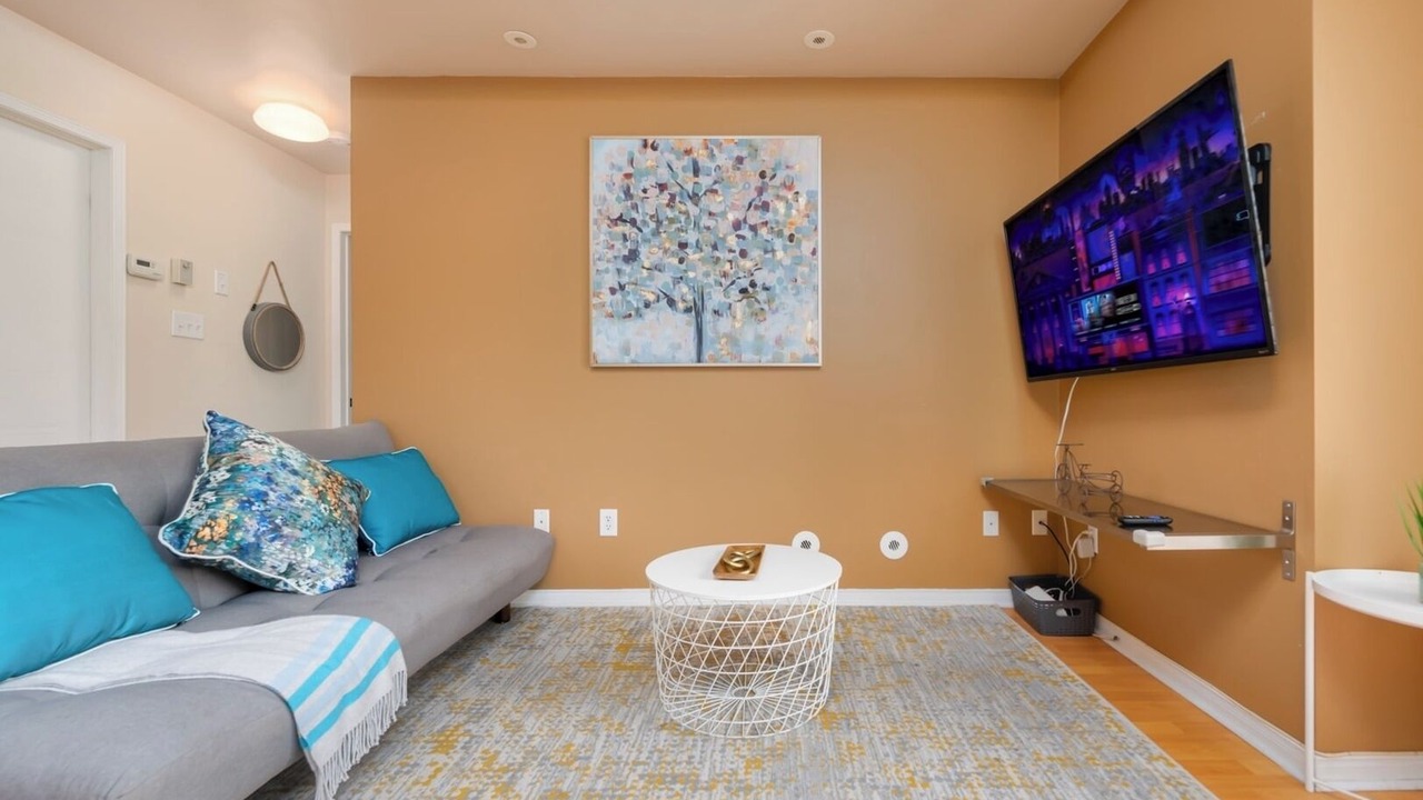 Photo of Livingroom in Churchill Meadows