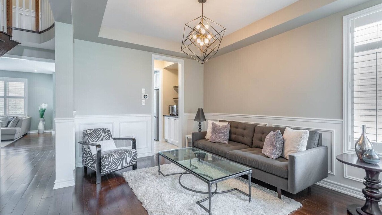 Photo of Livingroom in Churchill Meadows