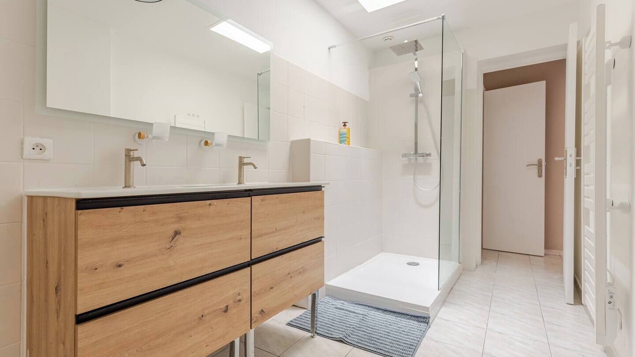 Photo of Bathroom in Saint-Denis