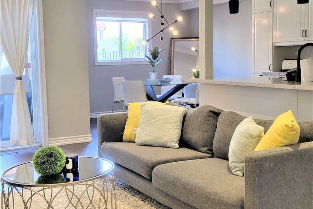 Photo of Livingroom in Elder Mills