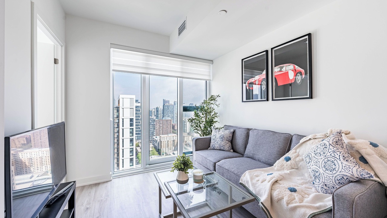 Photo of Livingroom in Bay Street Corridor