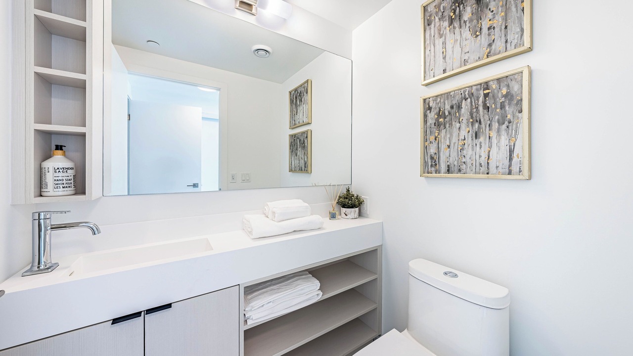 Photo of Bathroom in Bay Street Corridor
