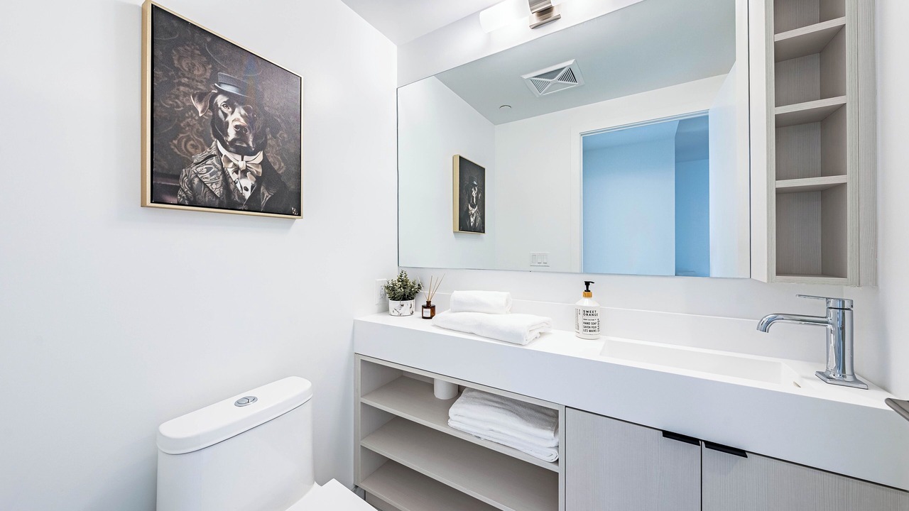 Photo of Bathroom in Bay Street Corridor