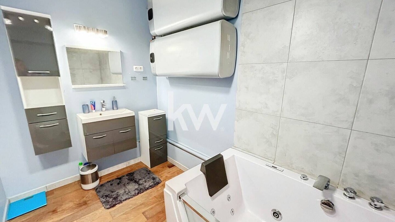 Photo of Bathroom in Parc-de-Montsouris