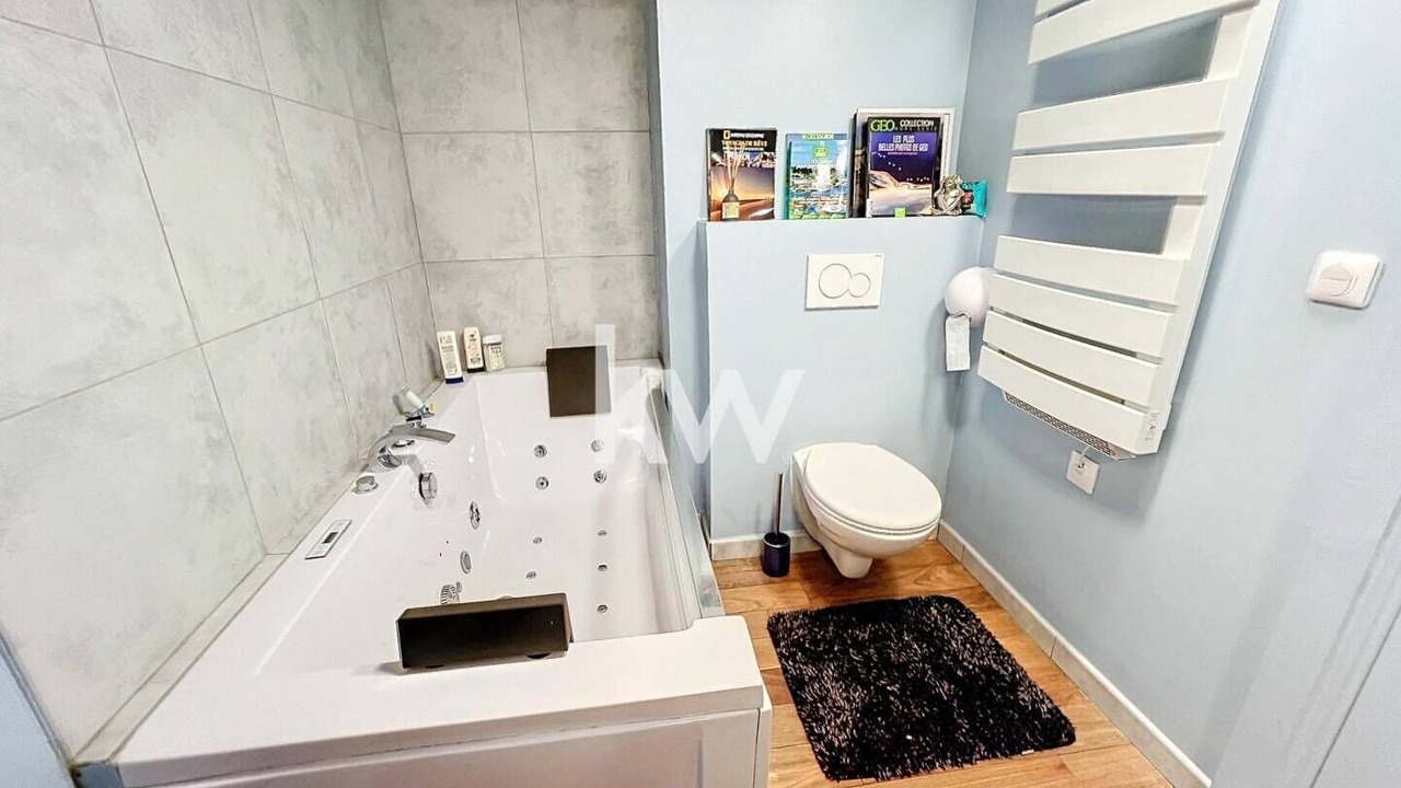 Photo of Bathroom in Parc-de-Montsouris