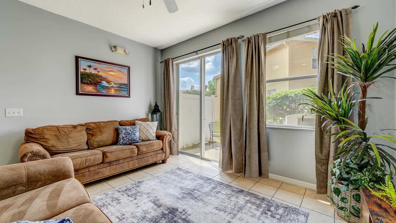 Photo of Livingroom in Crestwynd Bay