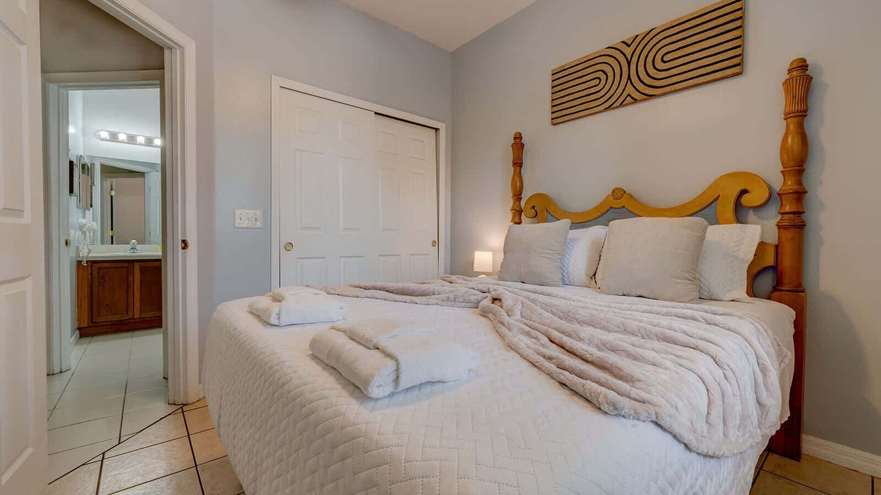 Photo of Bedroom in Crestwynd Bay