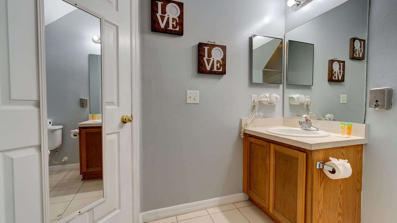 Photo of Bathroom in Crestwynd Bay