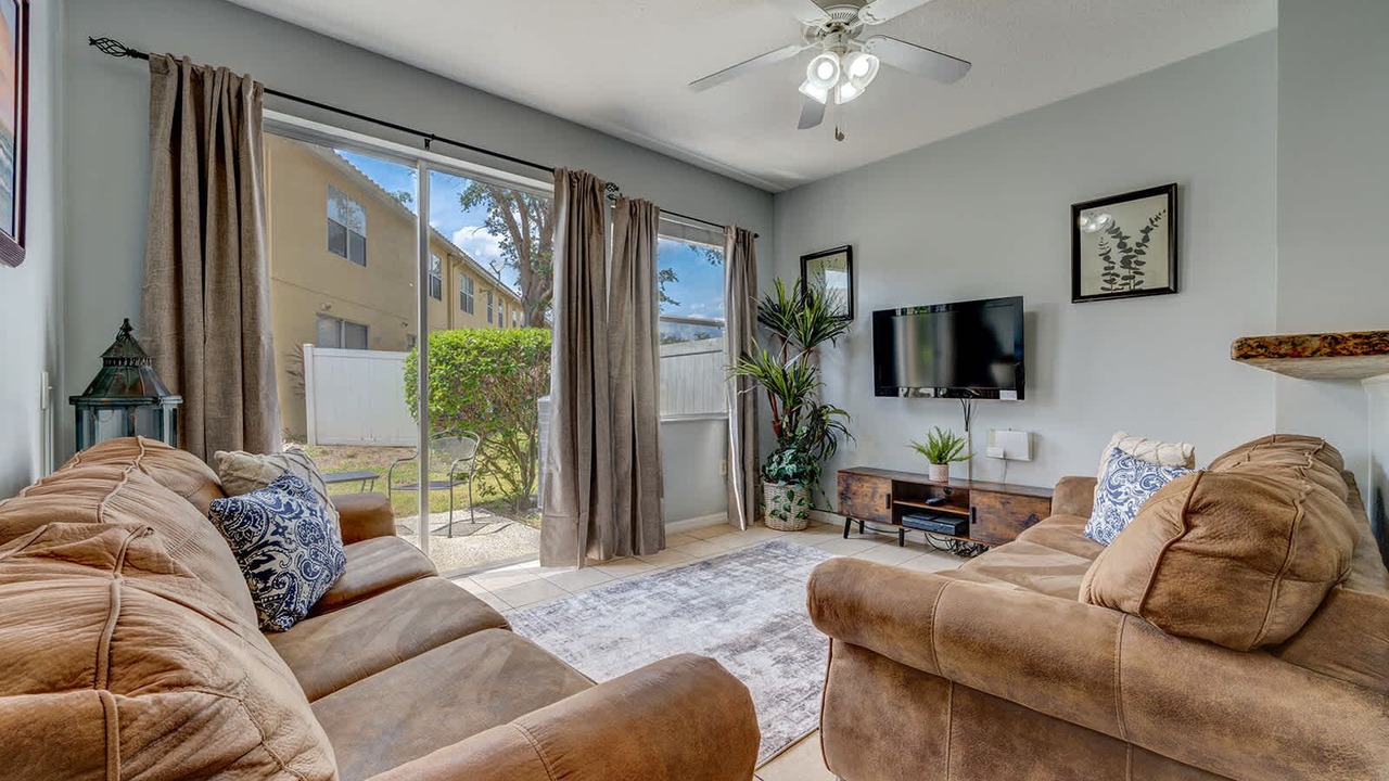Photo of Livingroom in Crestwynd Bay
