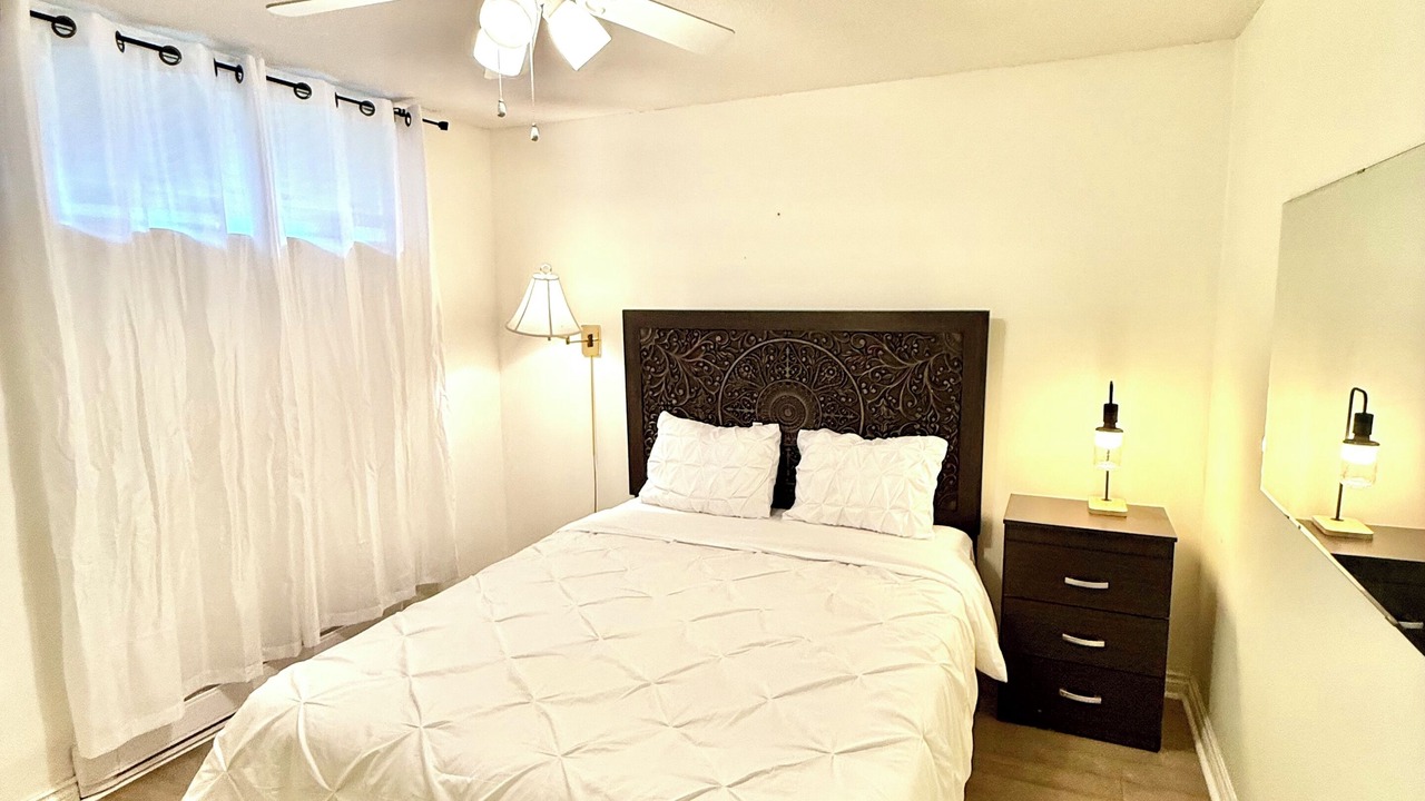 Photo of Bedroom in Mono