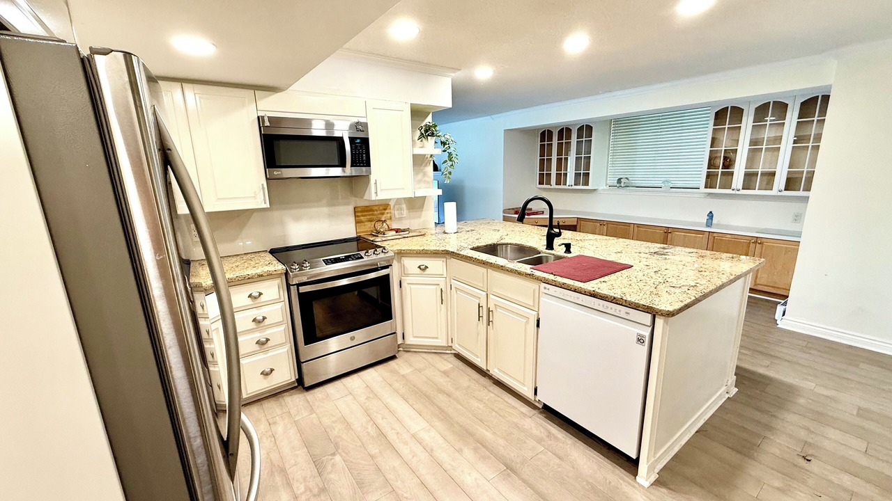 Photo of Kitchen in Mono